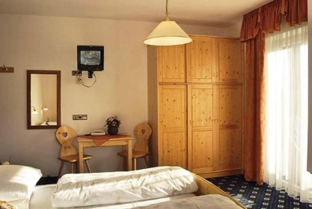 Hotel Silvesterhof Dobbiaco Quarto foto